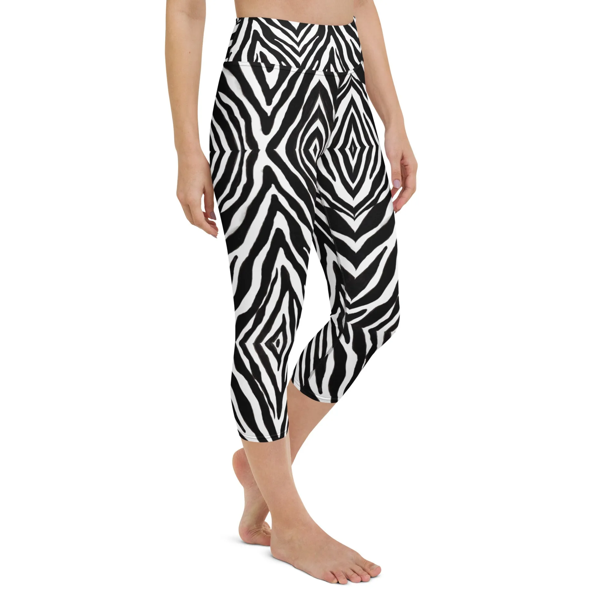 Black Zebra Yoga Capri Leggings, Zebra Stripes Animal Print Best Casual Capris Tights For Women-Made in USA/EU/MX