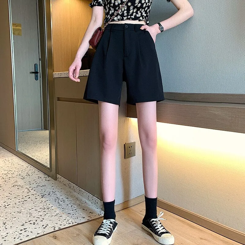 High-Waist Shorts With Pleated Details And Wide Legs