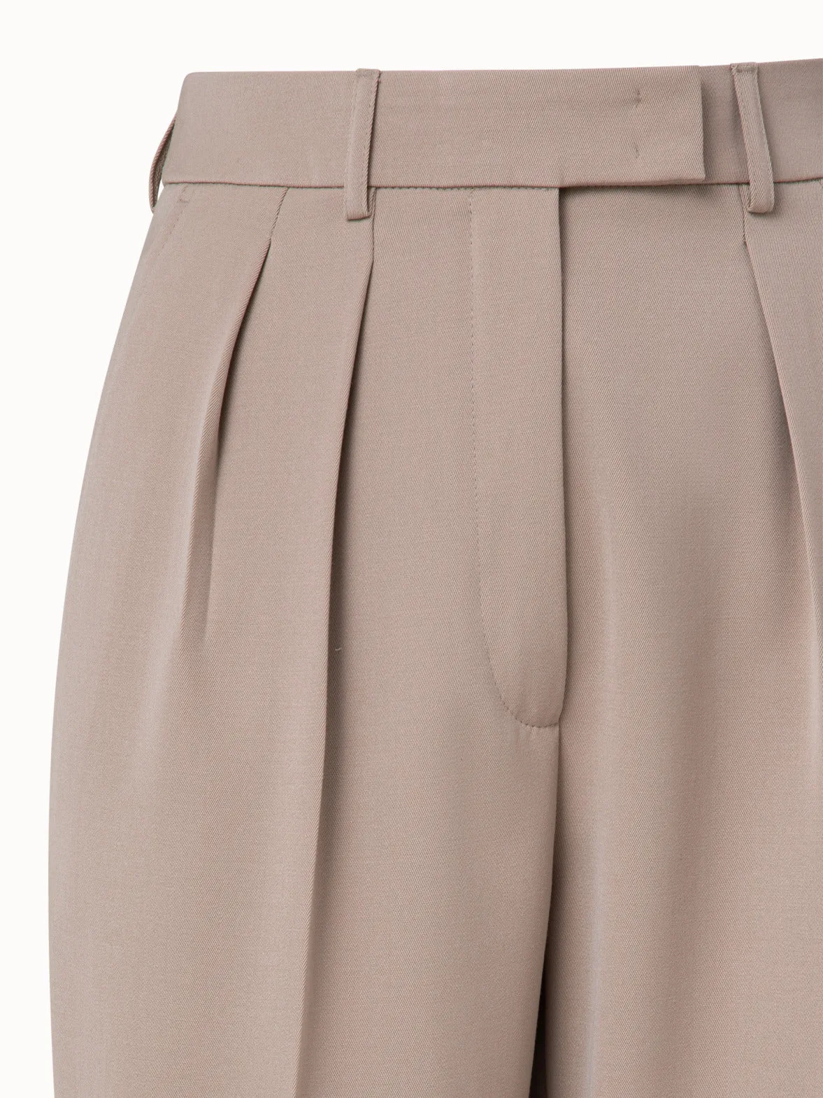 Wool Gabardine Pleated Tapered Pants